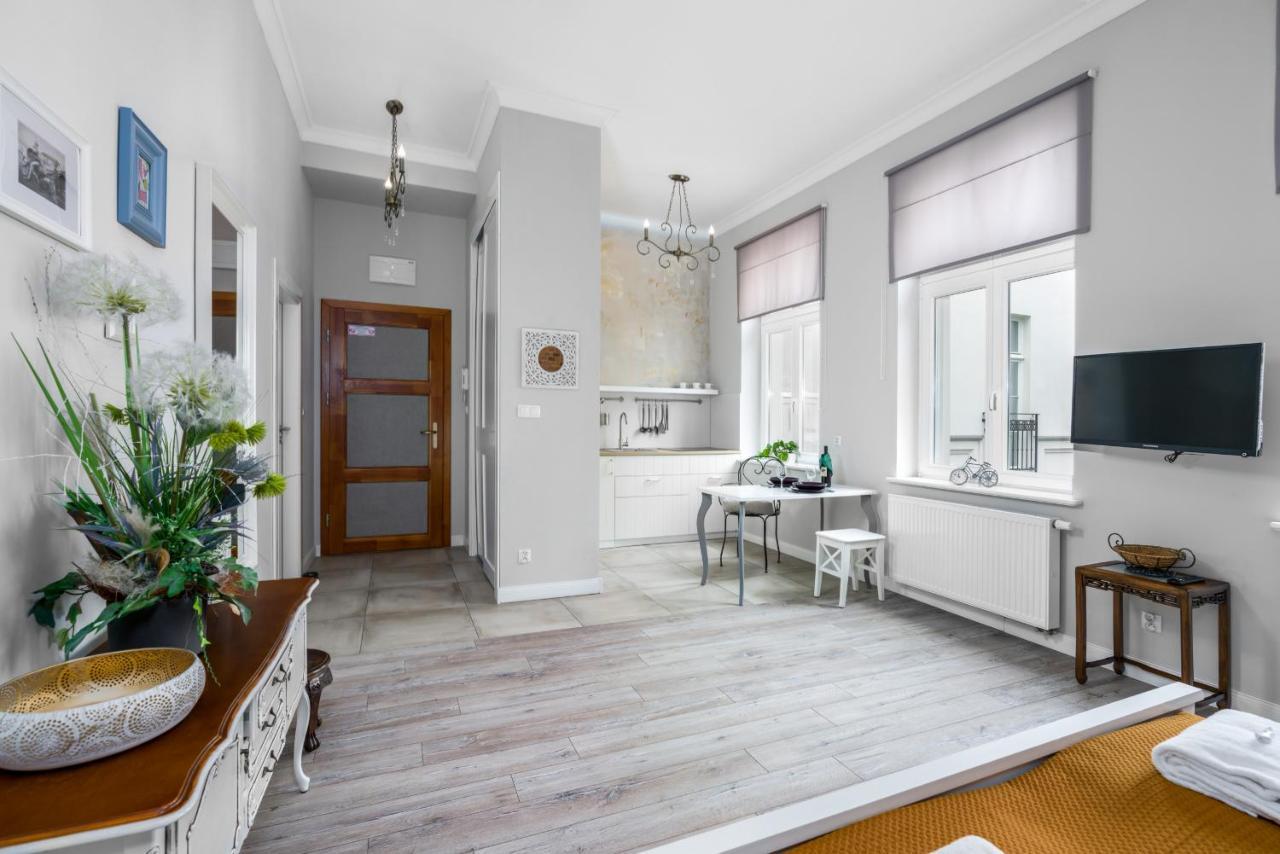 Modish Studio Poznan Old Town By Noclegi Renters Buitenkant foto